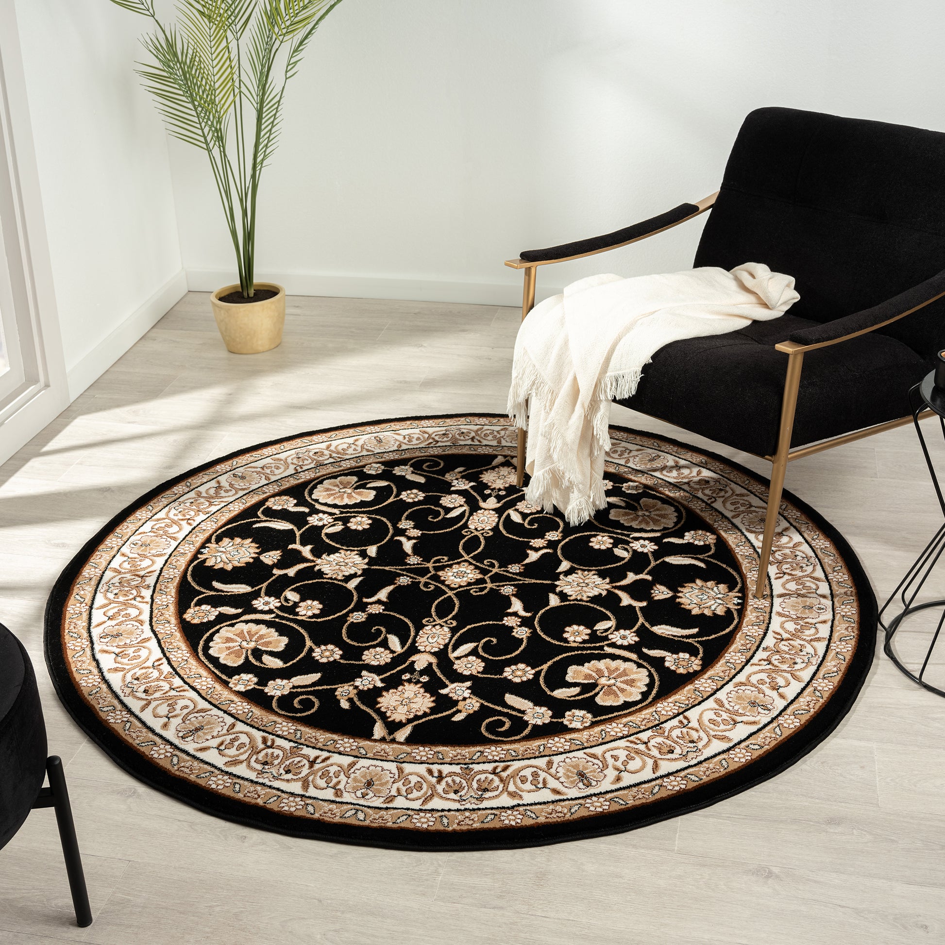 Oriental 512 Black Traditional Round Rug Saray Rugs