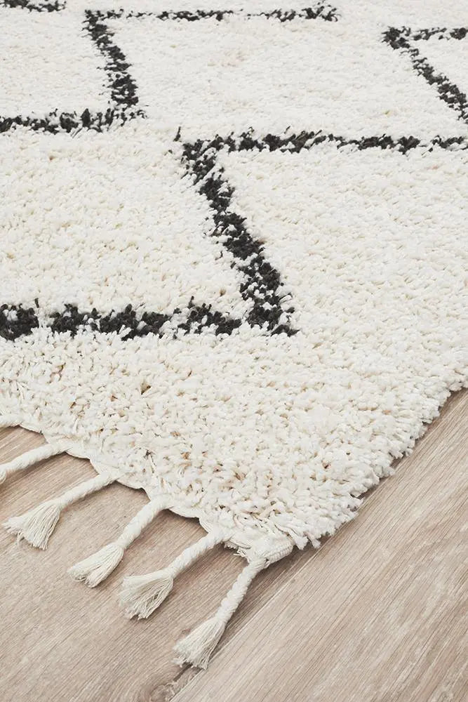 Sila 11 White Shaggy Rug Unitex