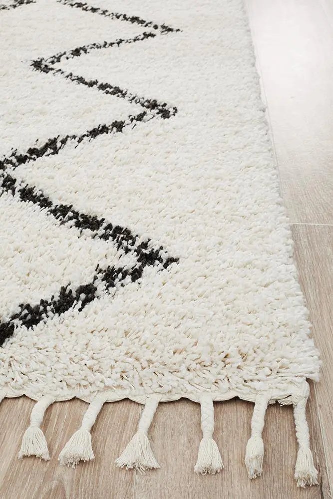 Sila 11 White Shaggy Rug Unitex