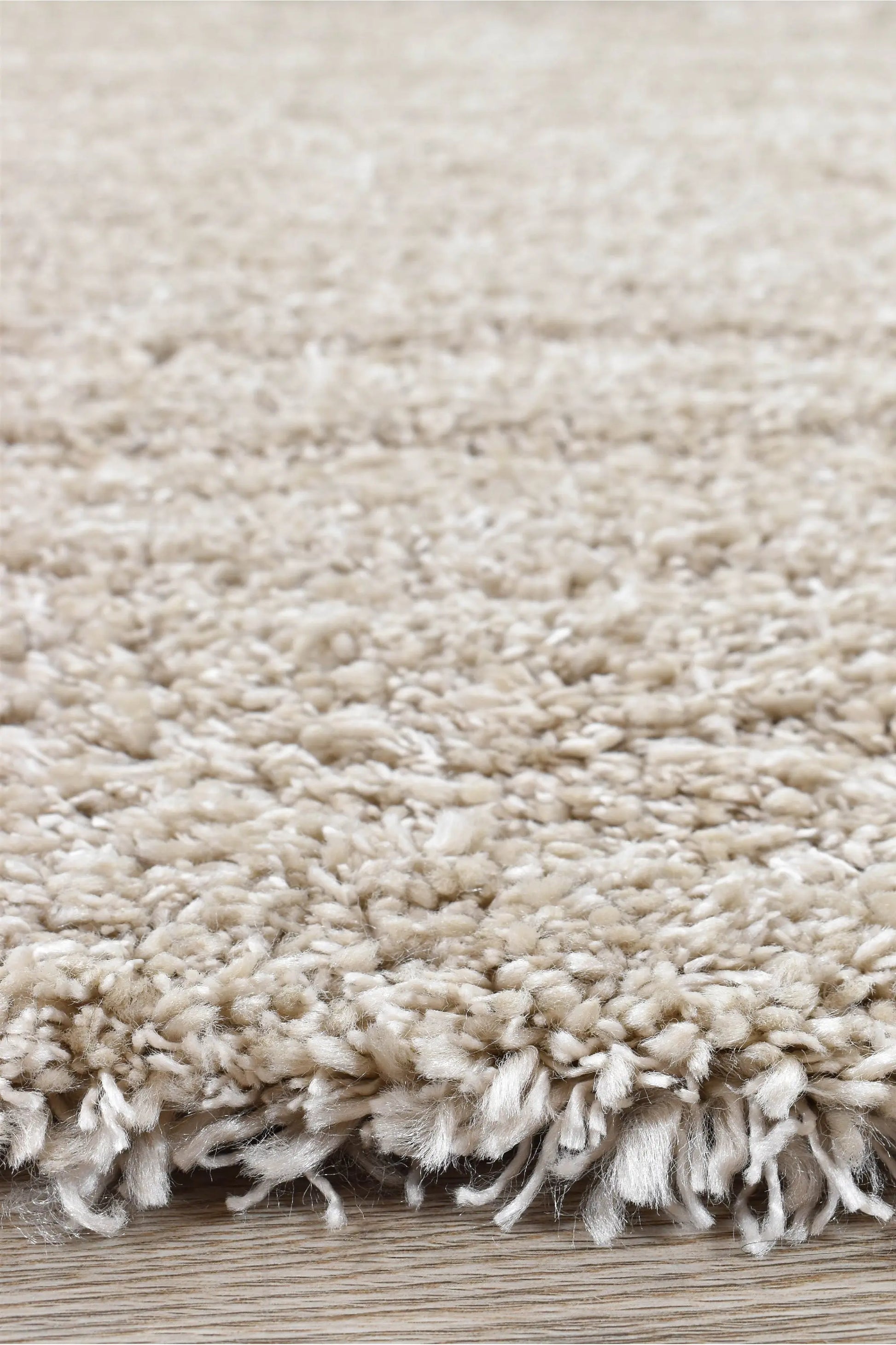 Willow 71441 050 Beige Shaggy Rug Austex