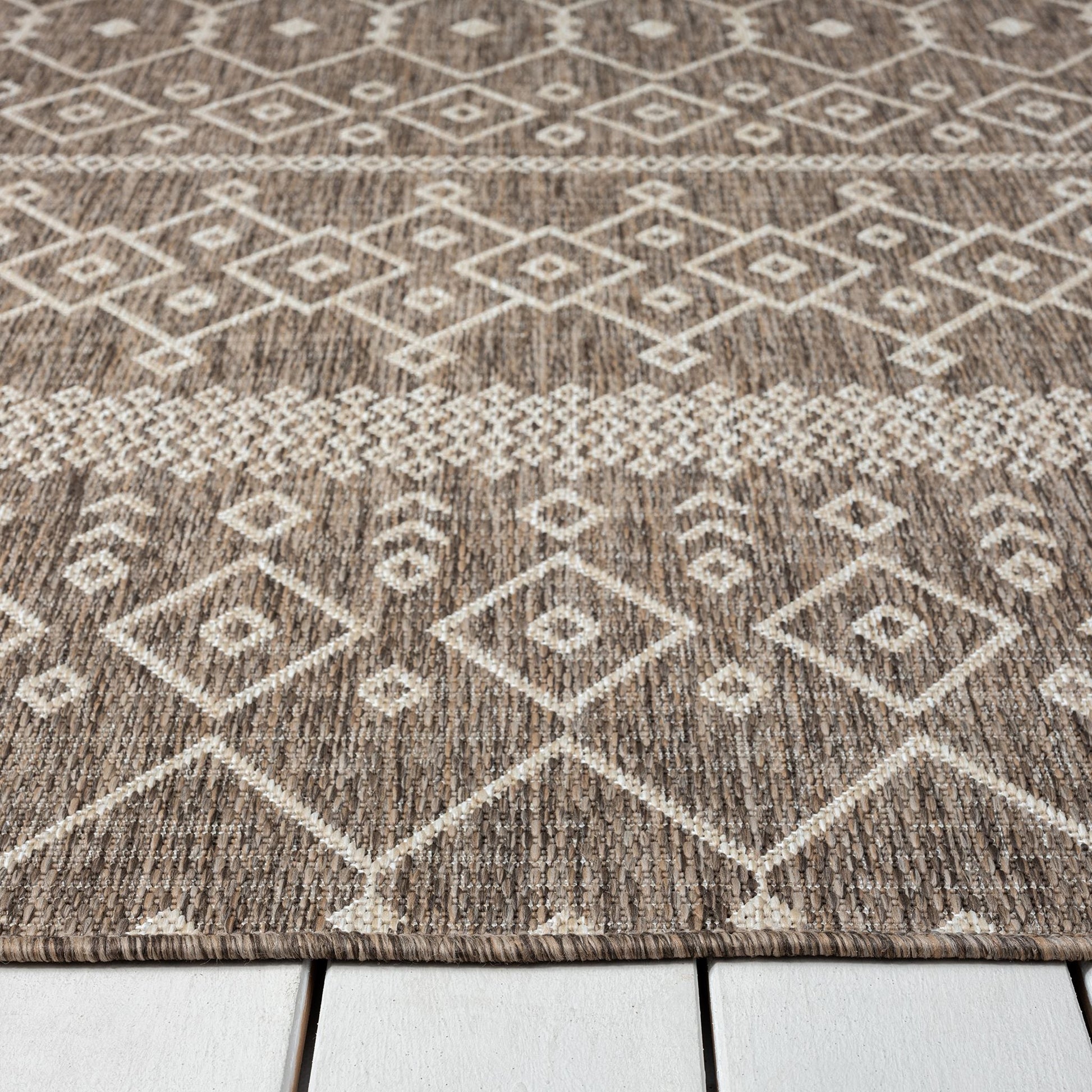 Patio 451 Almond Runner Saray Rugs